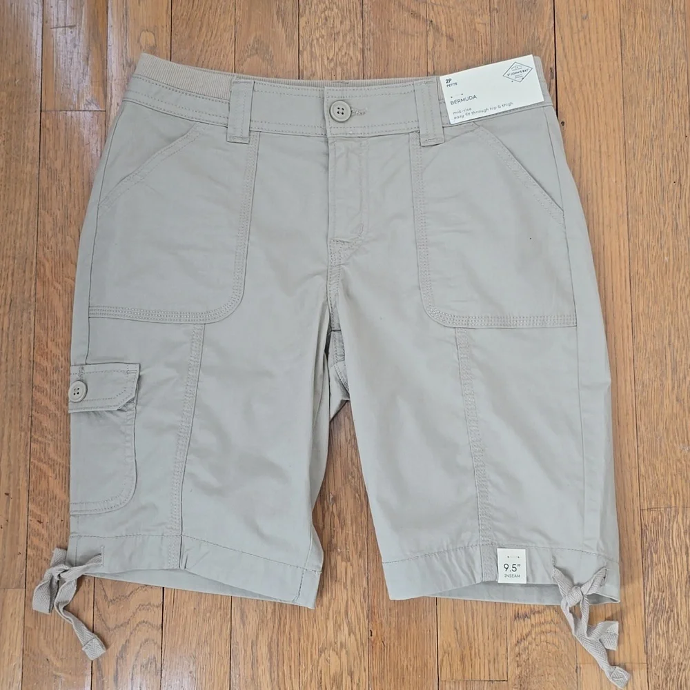 ST. JOHN'S BAY BRAND WOMEN'S PETITE KAKHI MID-RISE BERMUDA SHORTS SIZE 2P